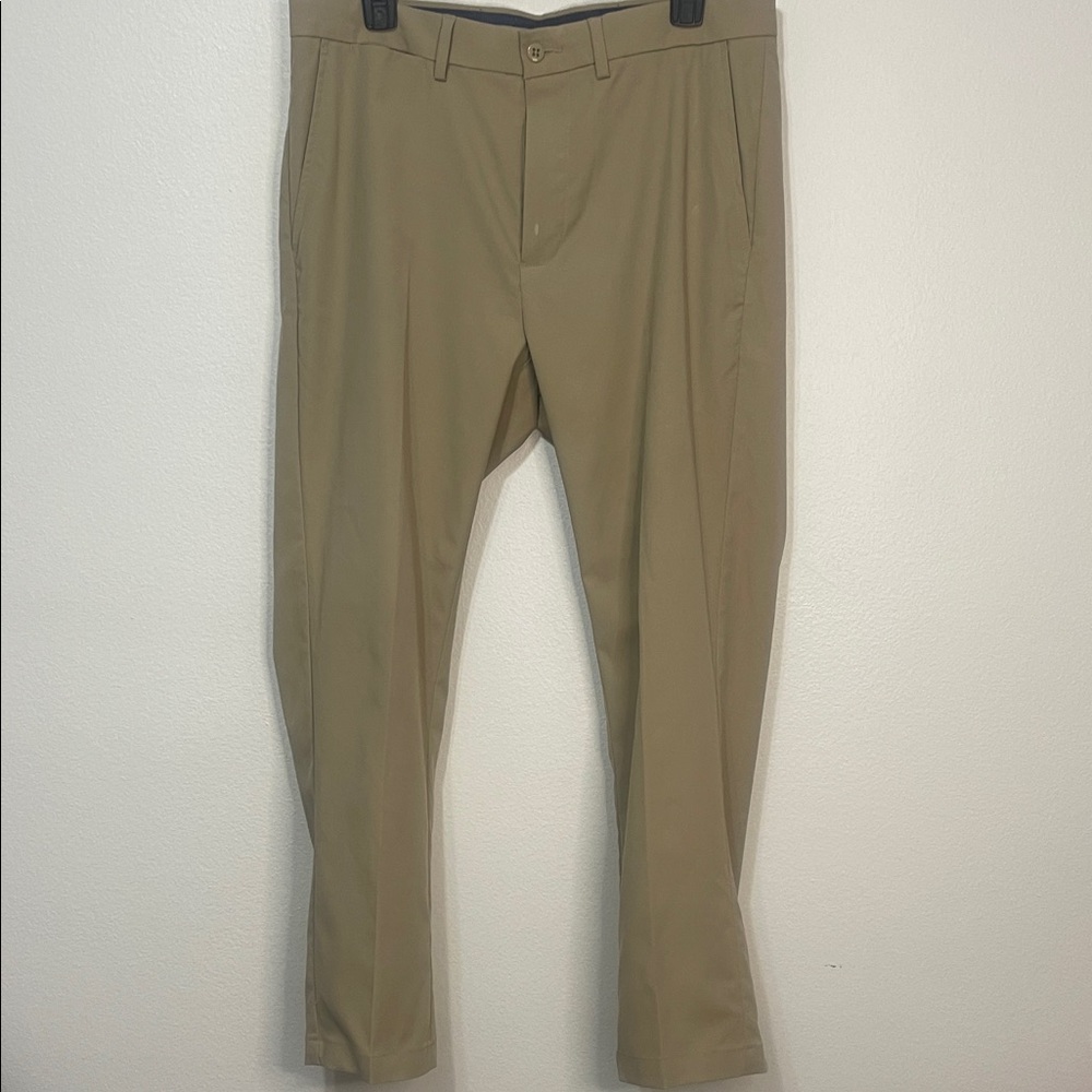 Daniel Cremieux Performance Men's Khaki Chinos Size 33 Inseam 27” GUC